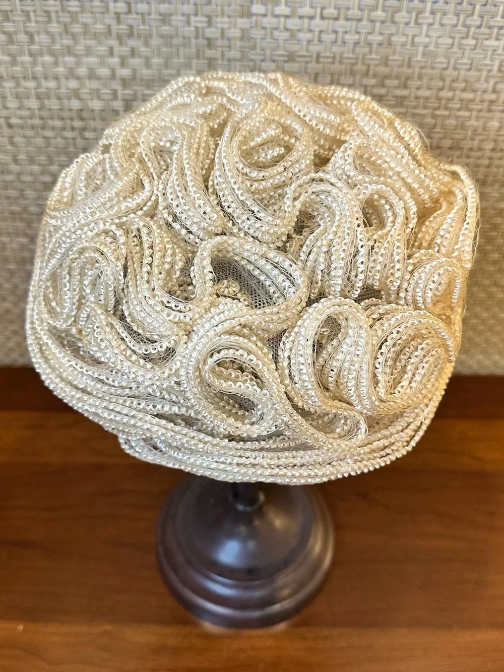 🌟HP🌟VTG 1950s Cream Celluloid Mesh Pearl-Look Wedding Toque Hat ChapeauxOriginal - Picture 7 of 12